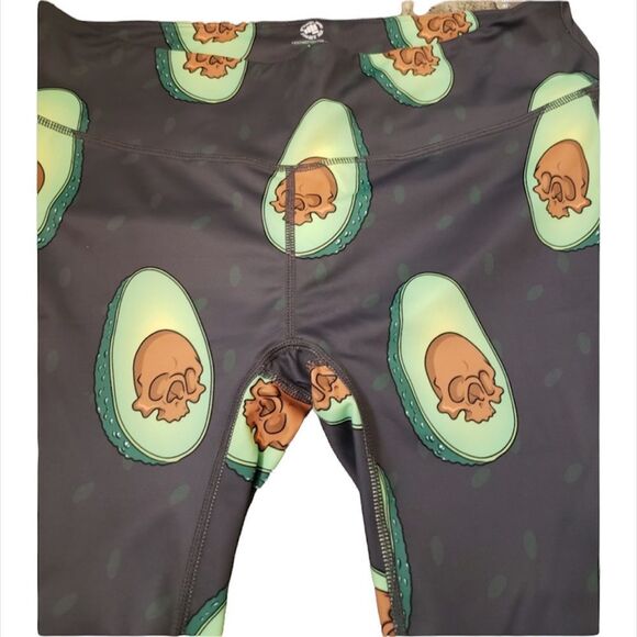 FEED ME FIGHT ME AVOCADO SKULL MID-RISE CAPRI SZ. M - Picture 4 of 7